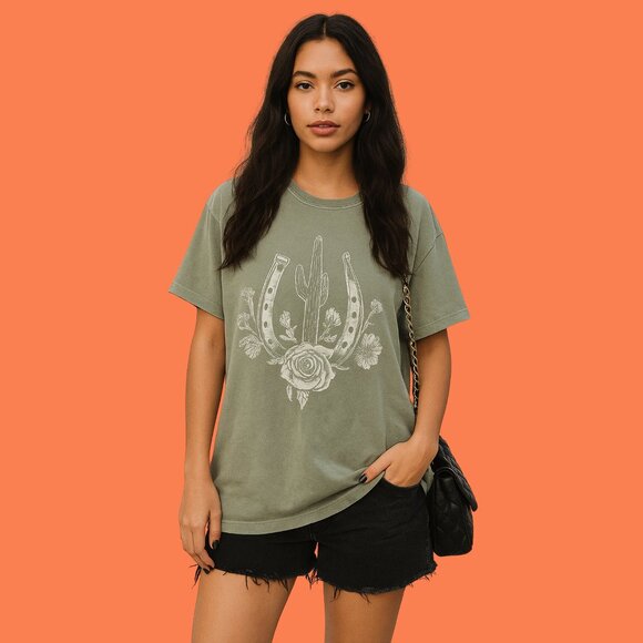 🌵 Girl Dangerous Western Graphic Tee | Size M - Picture 1 of 7